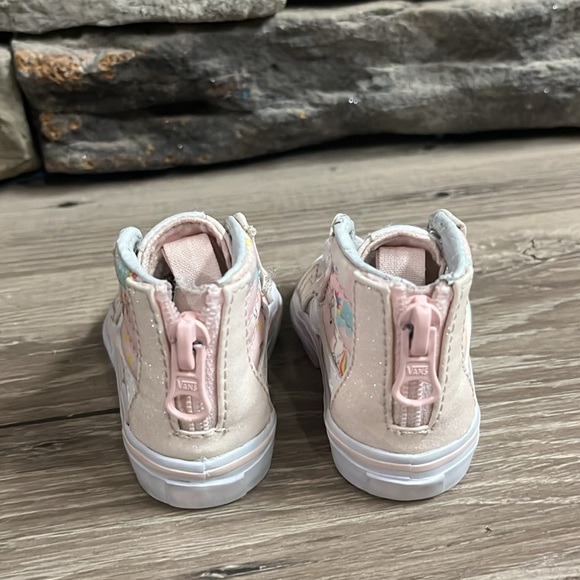 Infant vans/2C - Picture 2 of 4
